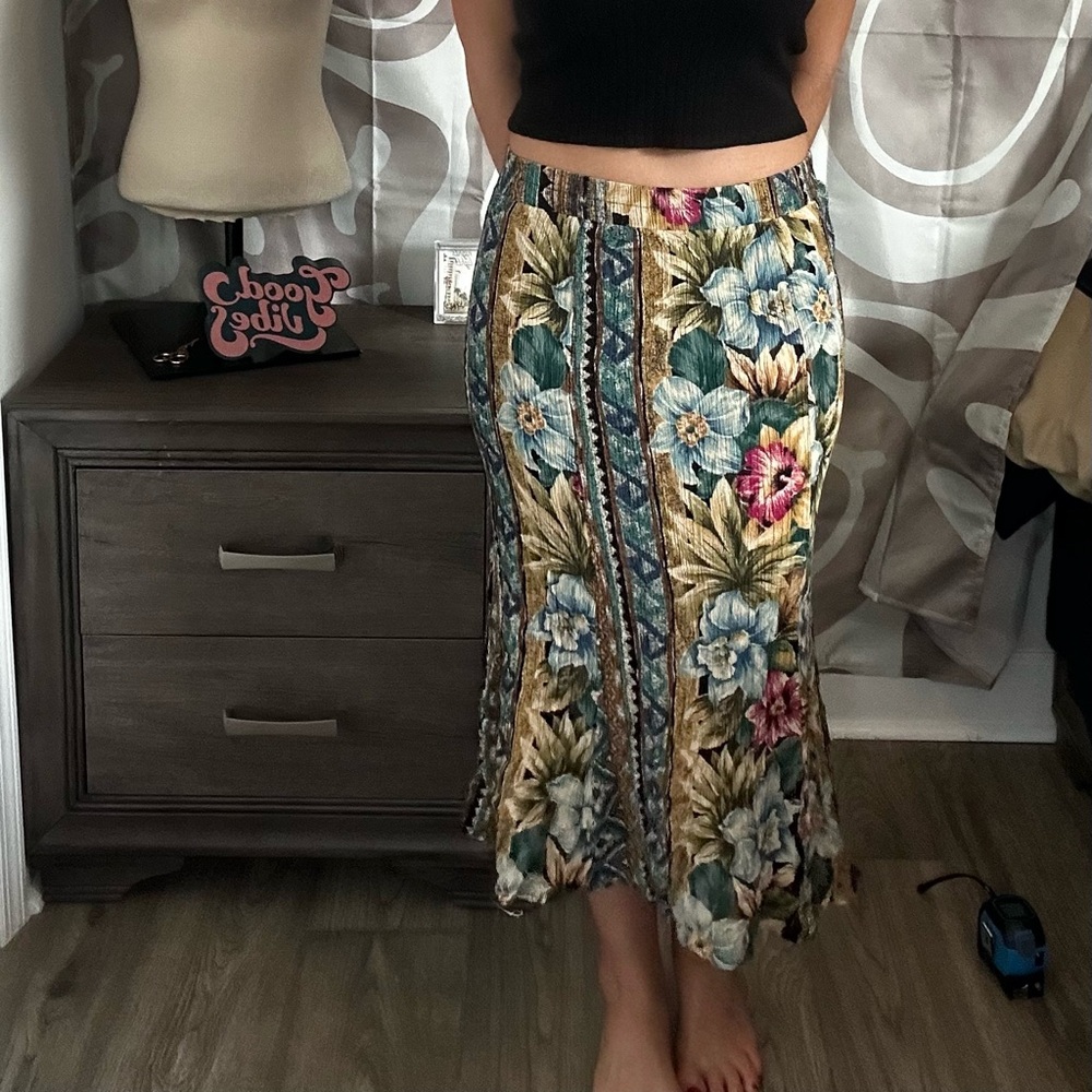 Vibrant Midi Pencil Skirt